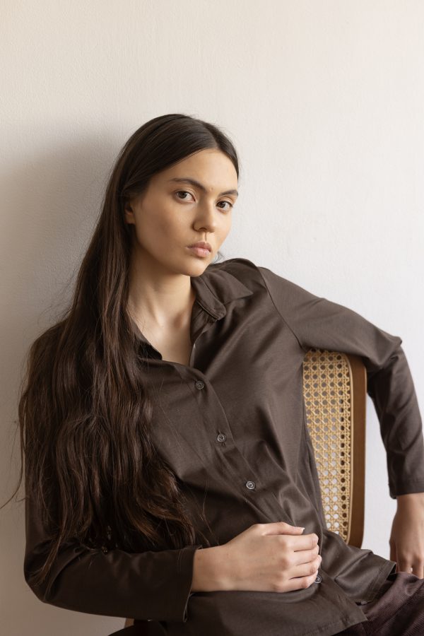 חולצת כפתורים אלונה חום